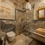Ares Cave Hotell 3*