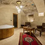 Ares Cave Hotell