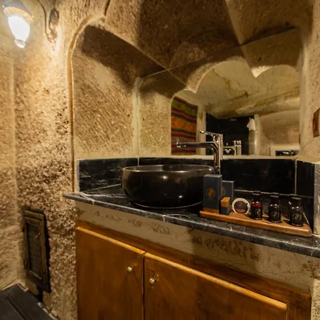 Hotel Ares Cave 4*