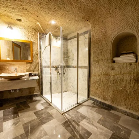 Ares Cave Гореме