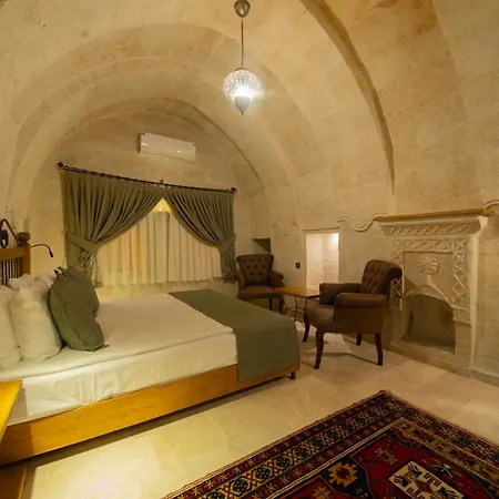 Hotell Ares Cave 4*