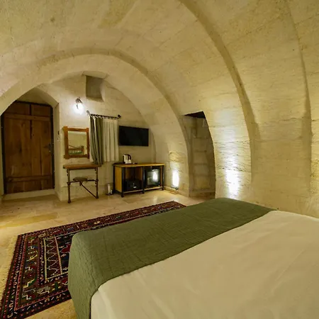 Ares Cave Hotell