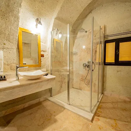 Hotell Ares Cave 4*