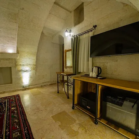 Ares Cave 4*