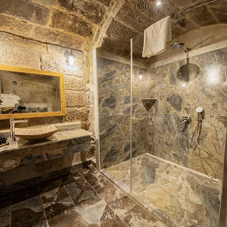 Ares Cave Hotell