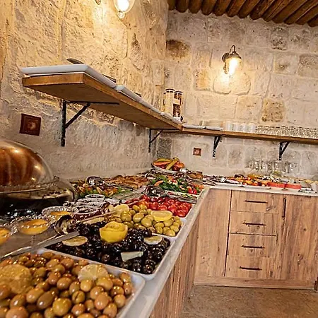 Ares Cave Hotell