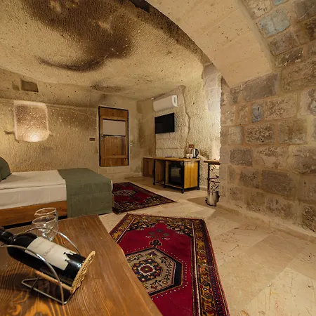 Hotel Ares Cave 4*